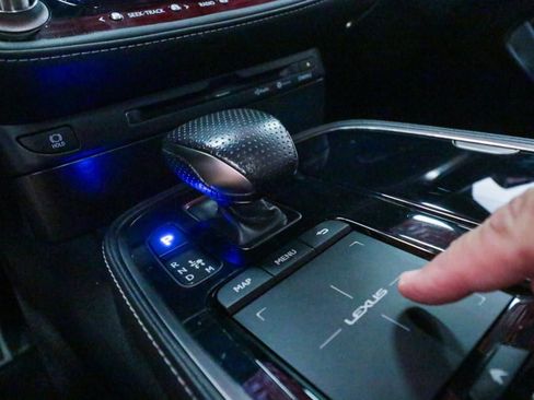 Used 2021 Lexus LS 500 F Sport w/ Cold Weather Package (CK) image 28