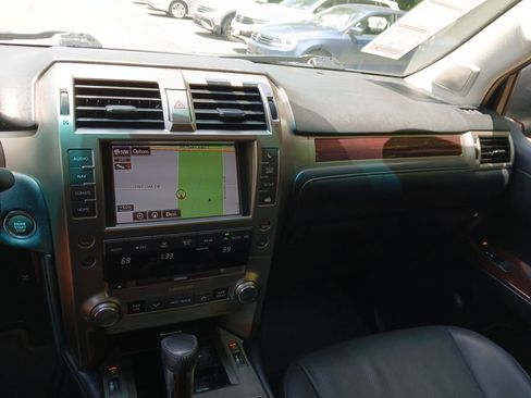Used 2019 Lexus GX 460 Premium AWD/4WD image 36
