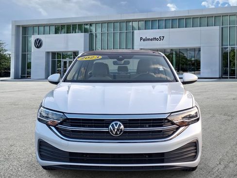 Used 2023 Volkswagen Jetta SE FWD image 2