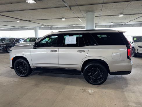 Used 2021 Cadillac Escalade Premium Luxury AWD/4WD image 5