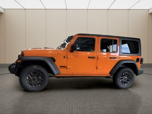 Used 2025 Jeep Wrangler Unlimited Sport AWD/4WD image 2