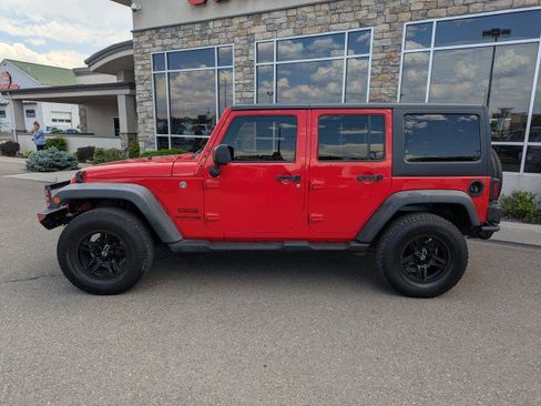 Used 2018 Jeep Wrangler Unlimited Sport S AWD/4WD image 2