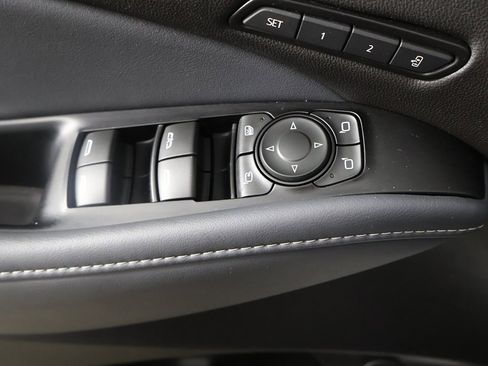 Used 2024 Buick Enclave Premium image 39