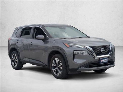 Used 2023 Nissan Rogue SV image 3