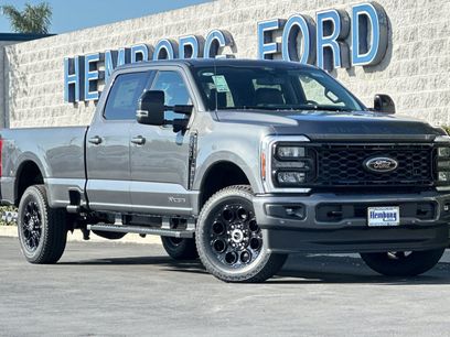 New 2026 Ford F350 Lariat w/ Black Appearance Package