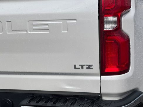 Used 2021 Chevrolet Silverado 2500 LTZ w/ LTZ Premium Package AWD/4WD image 33
