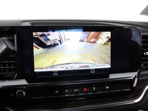 Used 2025 GMC Sierra 1500 Elevation image 19