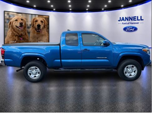 Used 2018 Toyota Tacoma SR5 AWD/4WD image 4