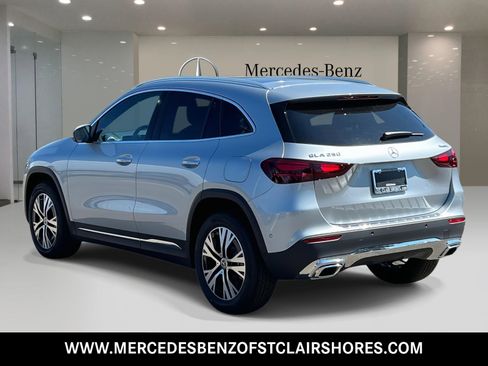 New 2026 Mercedes-Benz GLA 250 4MATIC image 3