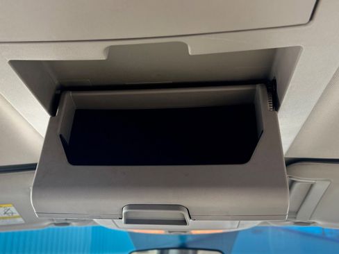 Used 2011 Nissan Armada SV image 41