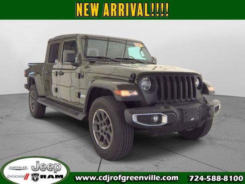 Used 2023 Jeep Gladiator Overland w/ Cold Weather Group AWD/4WD image 1