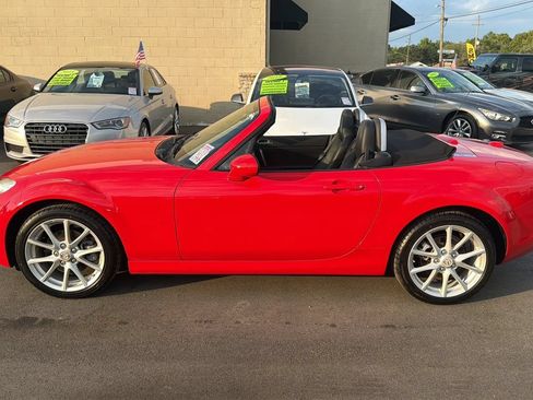 Used 2010 MAZDA MX-5 Miata Grand Touring w/ Premium Pkg RWD image 14