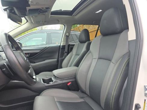 Used 2025 Subaru Outback Onyx Edition image 9