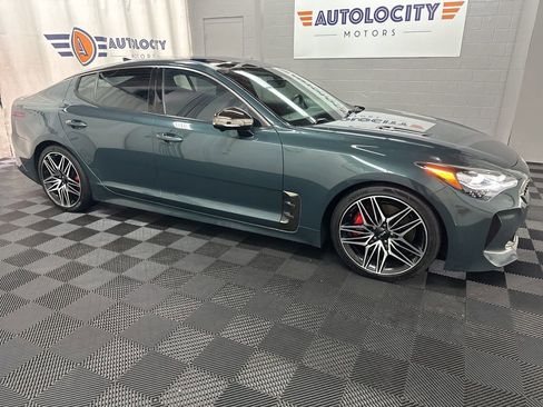 Used 2022 Kia Stinger GT2 RWD image 1