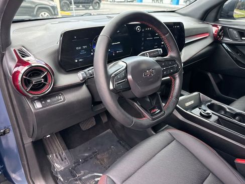 Used 2025 Chevrolet Equinox RS FWD image 9