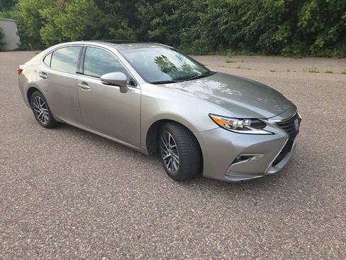 Used 2016 Lexus ES 350 w/ Premium Package w/Wood Trim FWD image 21