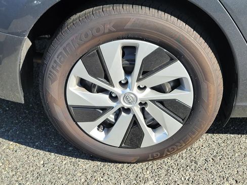 Used 2025 Nissan Altima 2.5 S FWD image 9