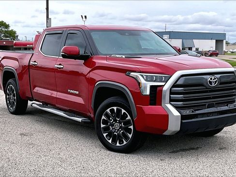 Used 2024 Toyota Tundra Limited AWD/4WD image 38
