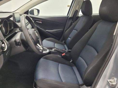 Used 2019 Toyota Yaris LE FWD image 17