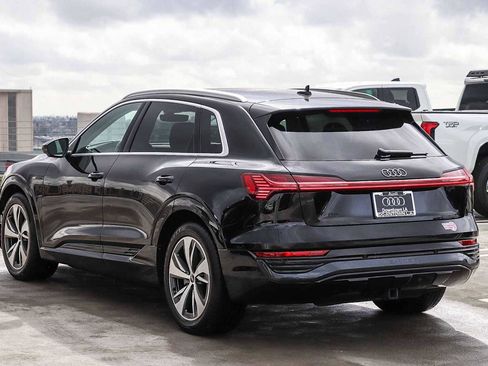 Used 2024 Audi Q8 e-tron Premium Plus image 6