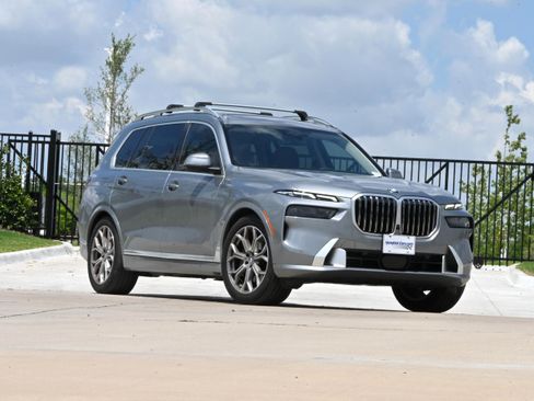 Certified 2025 BMW X7 xDrive40i AWD/4WD image 2