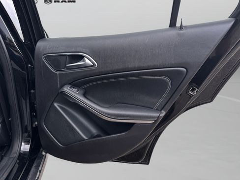 Used 2018 Mercedes-Benz GLA 250 image 35