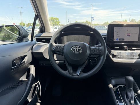 Used 2024 Toyota Corolla LE FWD image 21