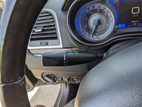 Used 2019 Chrysler 300 Limited image 32