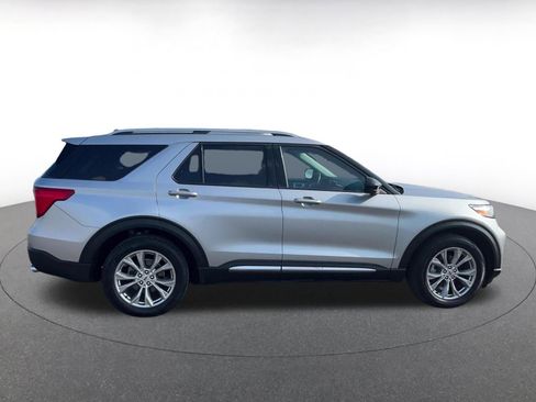 Used 2023 Ford Explorer Limited image 16