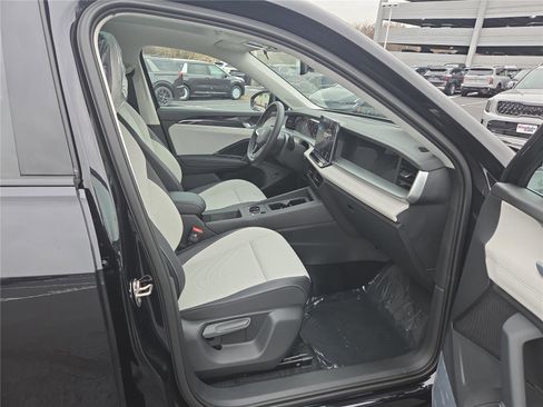 New 2026 Volkswagen Tiguan SE image 28