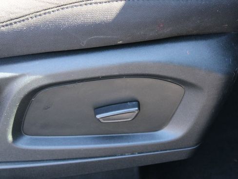 Used 2023 Ford Explorer XLT AWD/4WD image 28