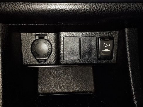 Used 2017 Toyota Corolla LE FWD image 23