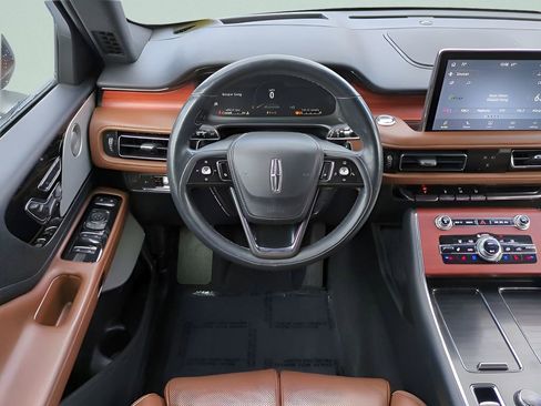 Used 2023 Lincoln Aviator Reserve w/ Equipment Group 201A AWD/4WD image 15