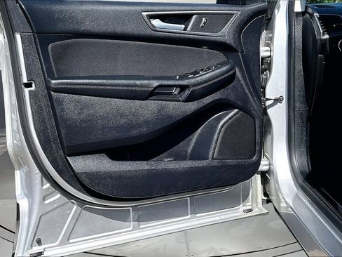Used 2019 Ford Edge SE w/ SE Fleet Driver's Package FWD image 19
