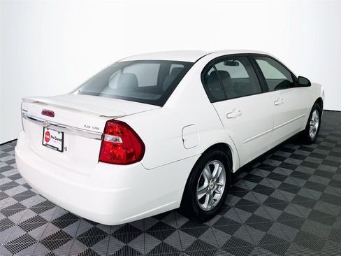 Used 2005 Chevrolet Malibu LS w/ Preferred Equipment Group FWD image 9
