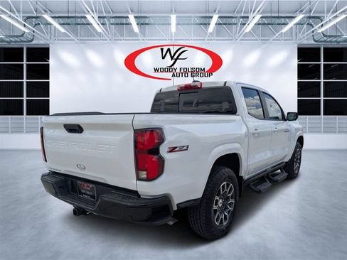 Used 2026 Chevrolet Colorado Z71 w/ Technology Package AWD/4WD image 3