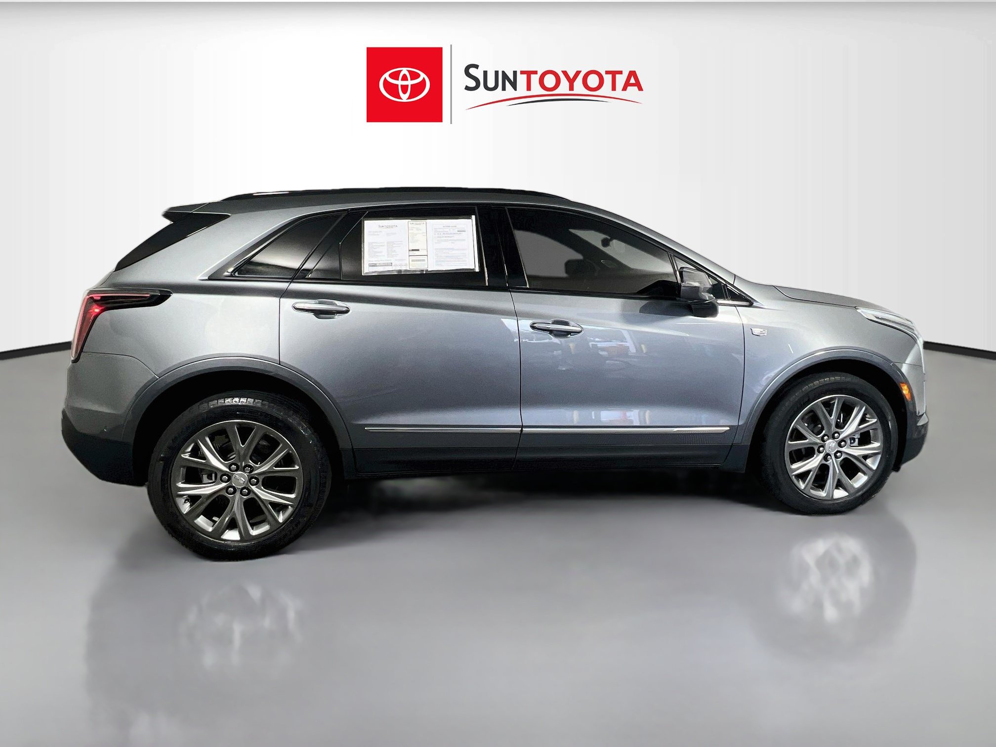 Used 2021 Cadillac XT5 Sportv AWD/4WD image 2
