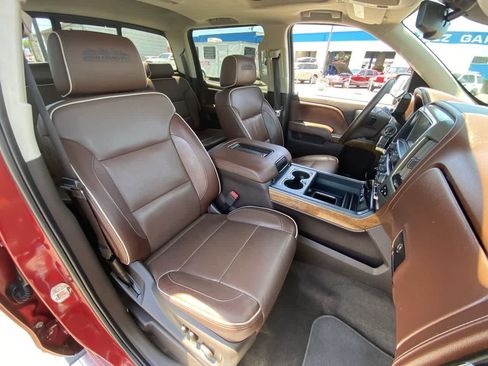 Used 2018 Chevrolet Silverado 1500 High Country AWD/4WD image 24