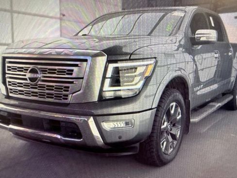 Used 2023 Nissan Titan Platinum Reserve w/ Moonroof Package AWD/4WD image 4