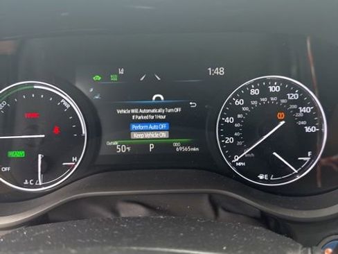 Used 2021 Toyota Sienna Platinum image 11