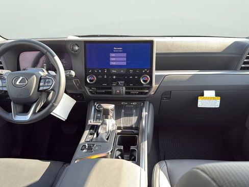 Used 2026 Lexus GX 550 w/ Accessory Package (2T) AWD/4WD image 23