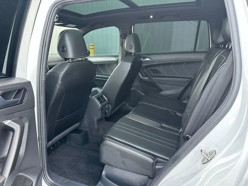 Used 2023 Volkswagen Tiguan SE R-Line image 16