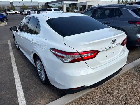 Used 2018 Toyota Camry LE FWD image 4