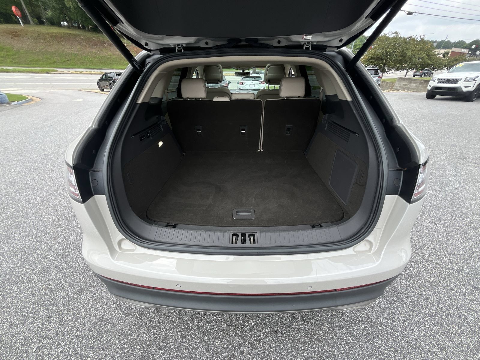 Used 2020 Lincoln Nautilus Reserve AWD/4WD image 28