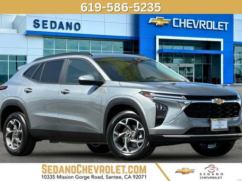New 2026 Chevrolet Trax LT w/ Driver Confidence Package FWD image 1