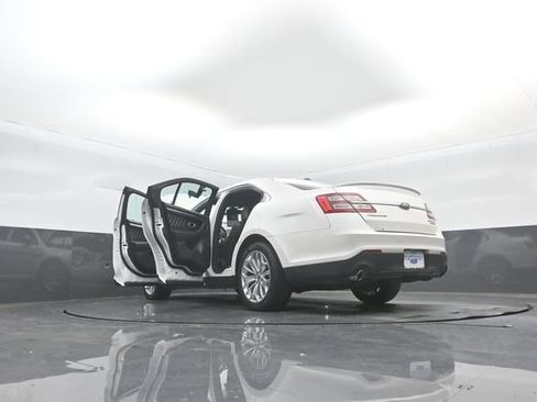 Used 2018 Ford Taurus Limited FWD image 47