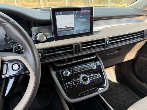Used 2022 Lincoln Corsair AWD w/ Premium Package image 23