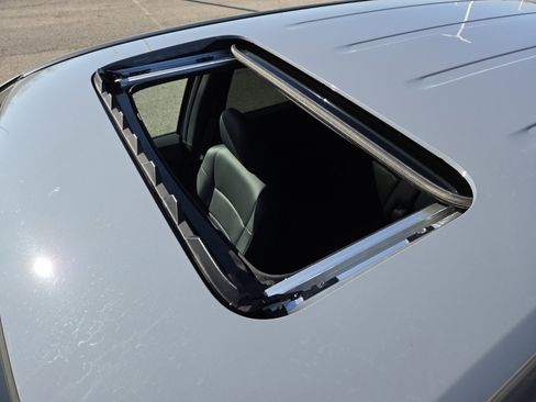 Used 2023 Honda Passport EX-L image 4