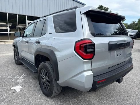 Used 2025 Toyota 4Runner SR5 AWD/4WD image 11