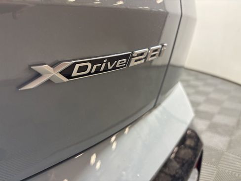 Certified 2025 BMW X2 xDrive28i w/ M Sport Package image 11